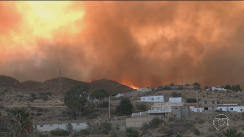 Incêndio na Espanha é estabilizado após deixar 13 mortos e expulsar 1.500 pessoas de casa