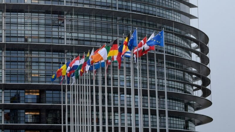 União Europeia cobra que EUA cumpram acordo comercial após ameaça de Trump à Espanha