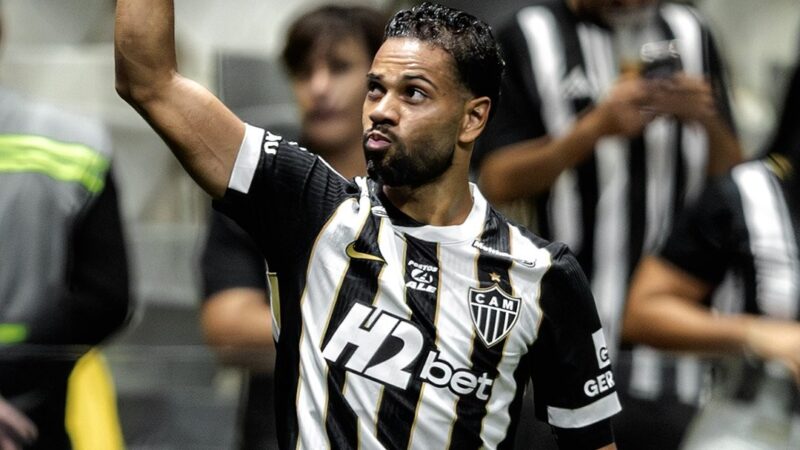 Renan Lodi assume número de camisa de Alonso no Atlético-MG