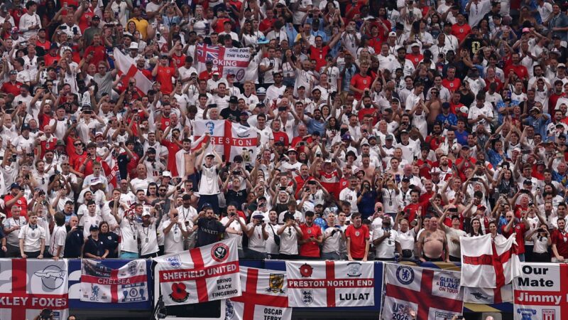 Entenda como “Wonderwall” do Oasis se tornou a música da Copa da Inglaterra em 2026
