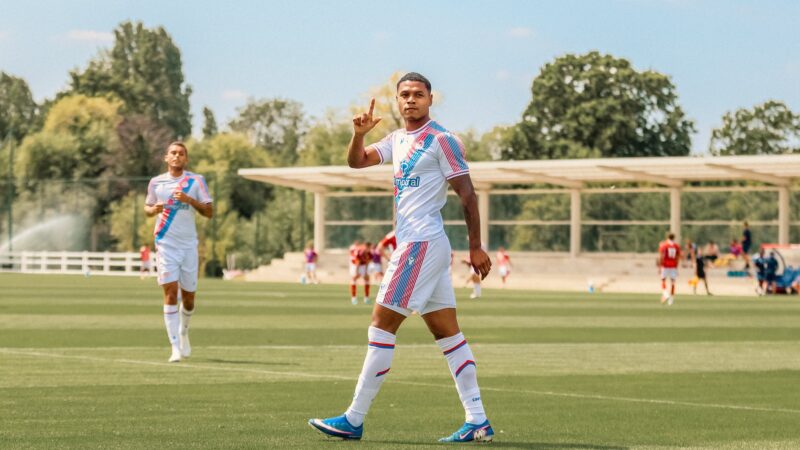 Matheus França faz hat-trick no Palace e supera gols marcados na passagem pelo Vasco com um jogo