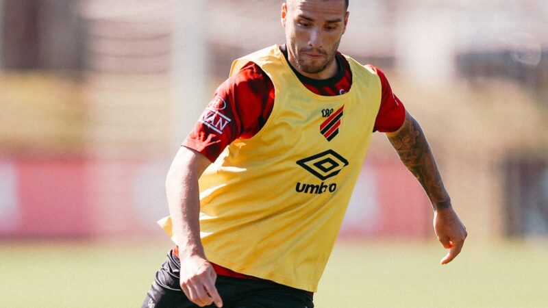 Athletico recupera Viveros, e Benavídez volta aos treinos de olho no São Paulo; veja situação