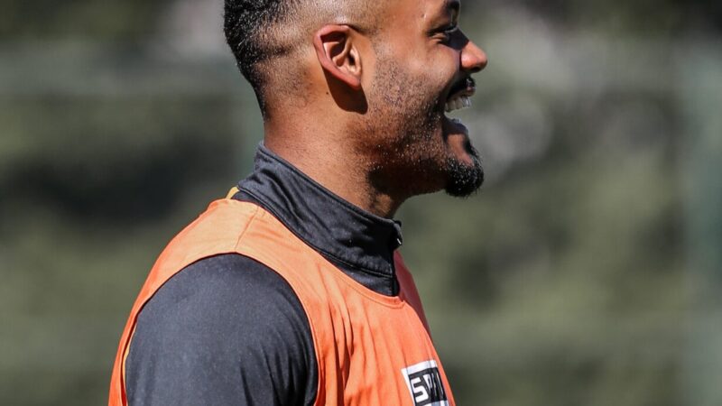 Sabino participa de treino e avança em recuperação no São Paulo