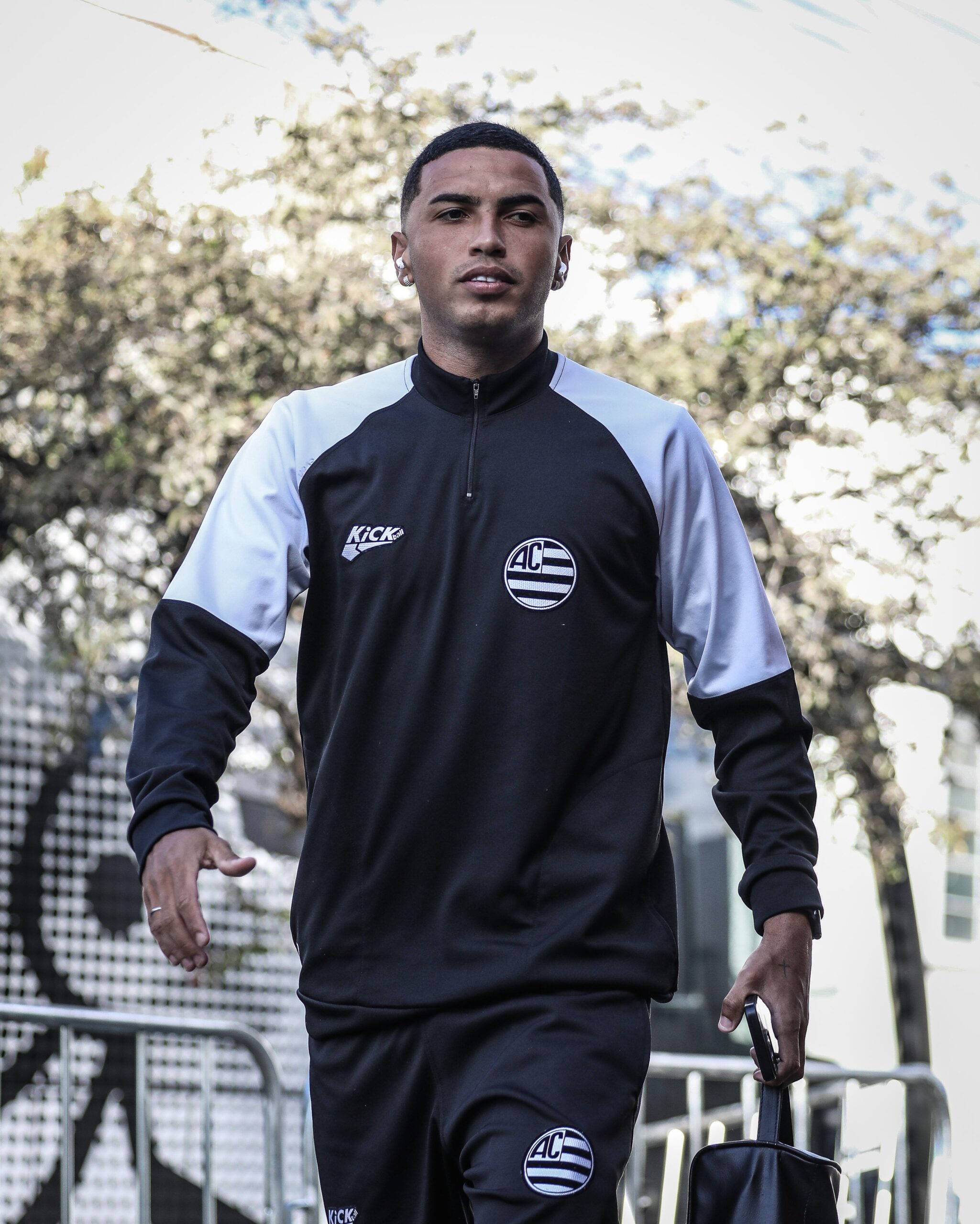 Athletic confirma saída de Ruan Assis para o futebol português