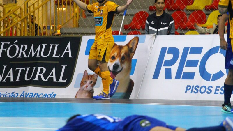 Sorocaba fica atrás duas vezes, mas vence o Santo André de virada na Liga Futsal