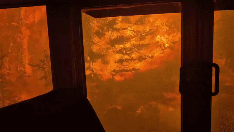 VÍDEO mostra trem preso em meio às chamas de incêndio florestal no Canadá