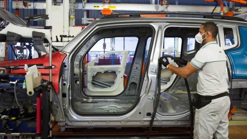 FMI eleva projeções de crescimento do Brasil em 2026 e 2027, prevendo desaceleração no próximo ano