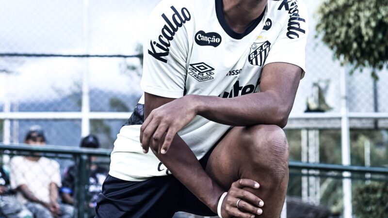 Escalação do Santos: Cuca pode promover mudança na defesa para jogo da Sul-Americana
