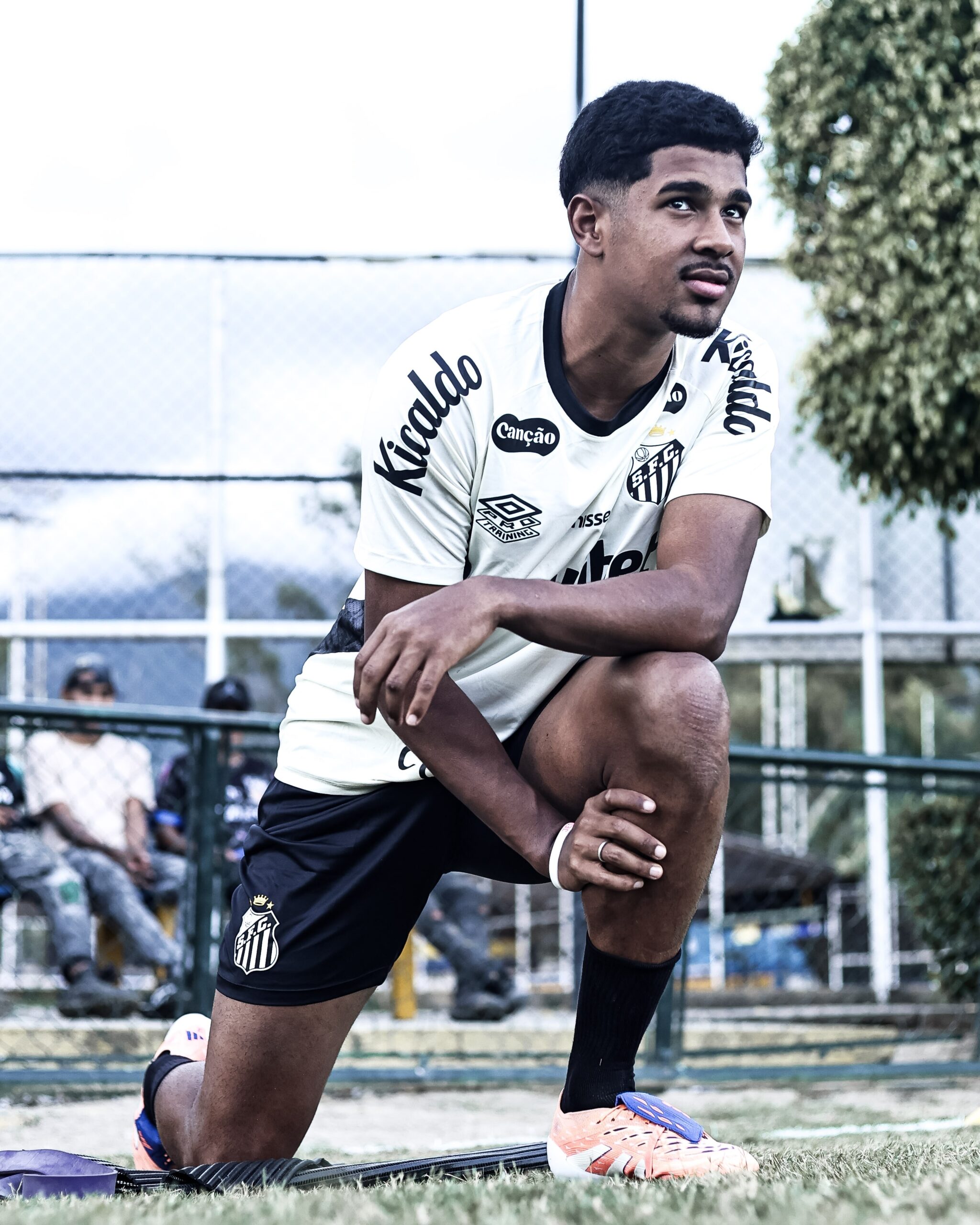 Escalação do Santos: Cuca pode promover mudança na defesa para jogo da Sul-Americana
