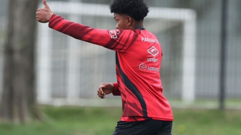 Reforços do Athletico dão primeiras impressões e Odair avalia adaptação ao elenco