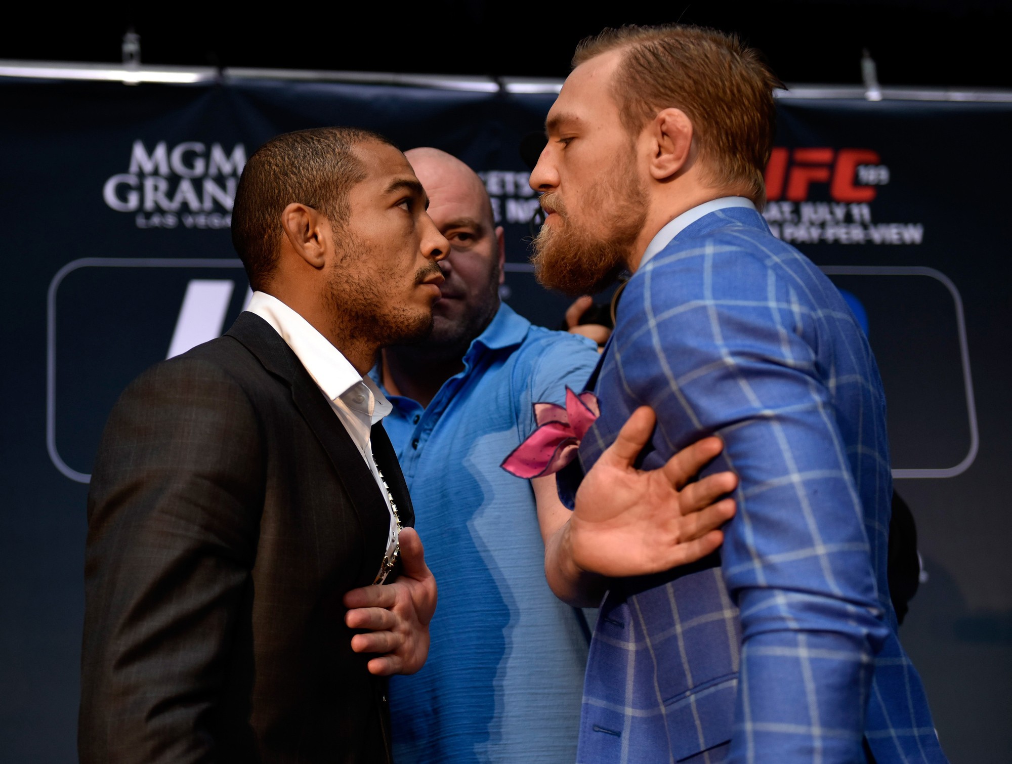 Bastidores do UFC: médico revela como encarou Dana White para vetar José Aldo contra McGregor
