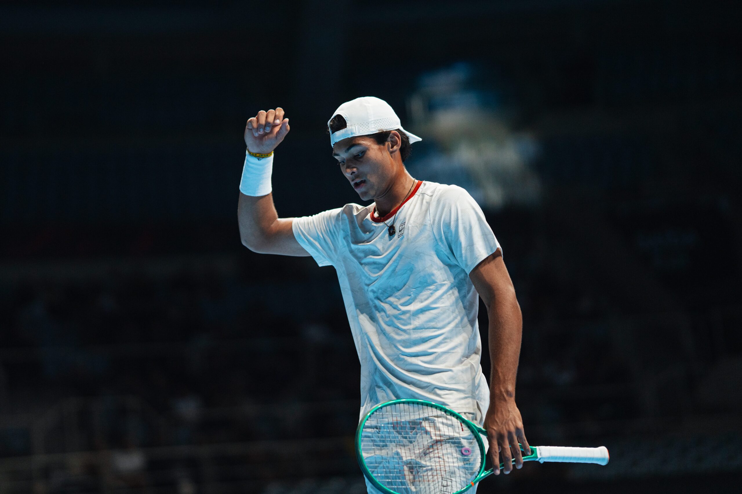 Guto Miguel segue invicto e avança à semifinal do UTS Rio; Fonseca é eliminado