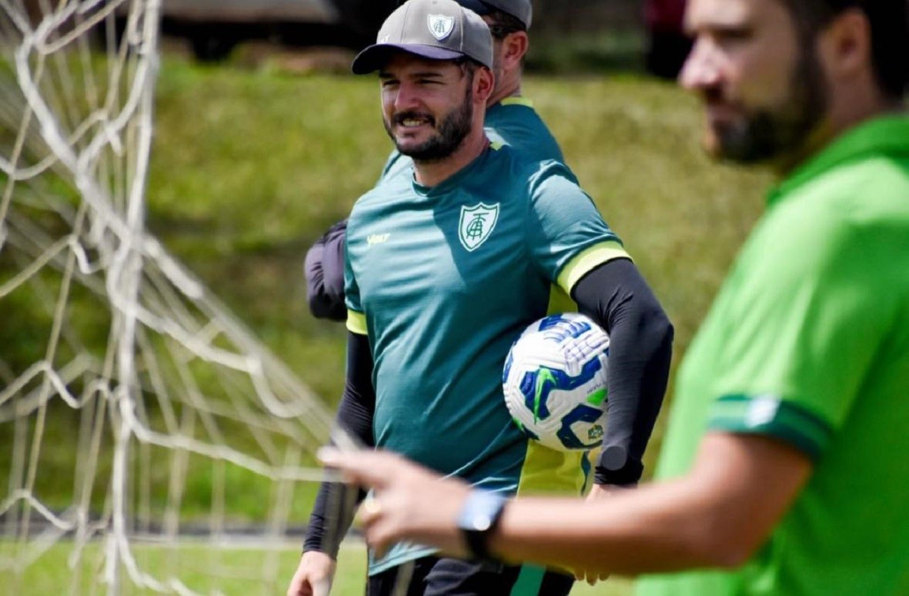 Ex-Atlético-MG e América-MG, técnico é anunciado pelo Pantanal para time feminino