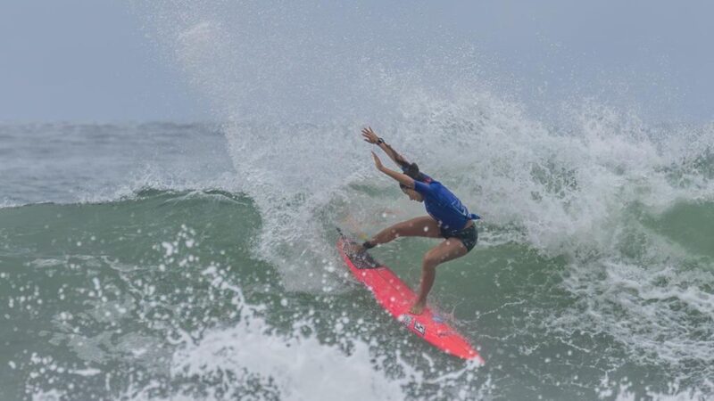 Kemily Sampaio é vice-campeã na etapa de Ubatuba do Brasileiro de Surfe; John Muller fica em terceiro