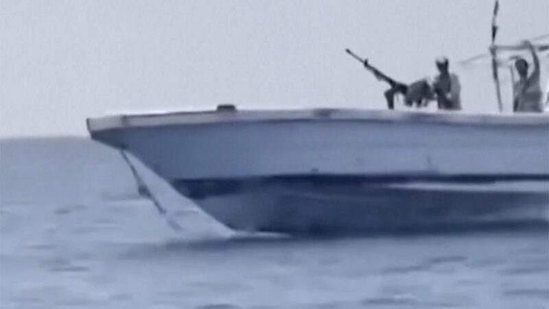 Houthis consideram cobrar taxas de navios no Mar Vermelho, diz ministro do Iêmen
