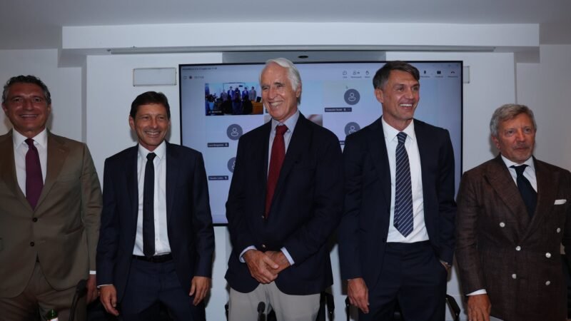 Crise na Itália: sem Pirlo, Maldini e Leonardo decidem renunciar, mas federação tenta mantê-los