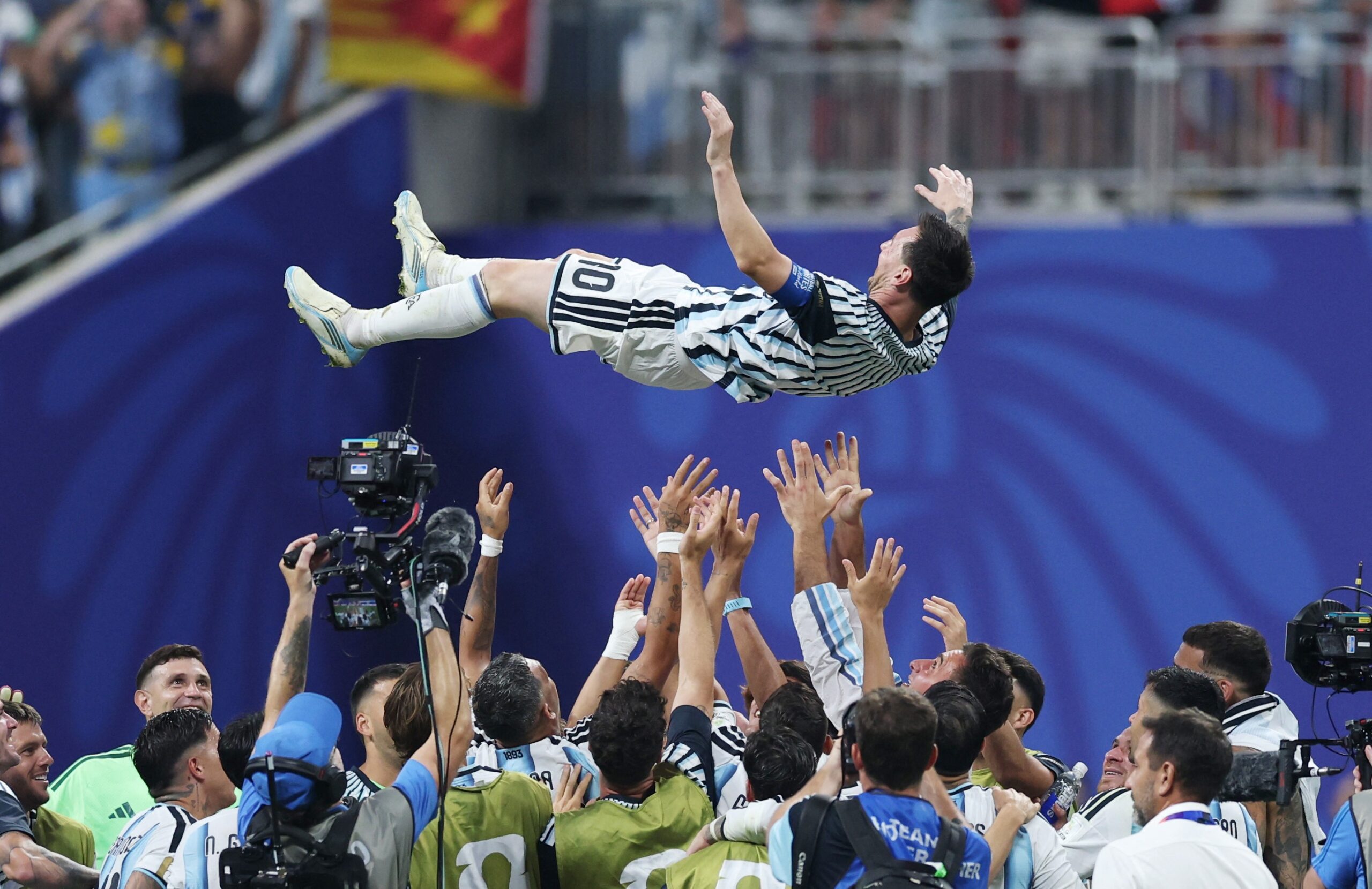 Elenco da Argentina exalta importância de Messi: “Que o tomem como exemplo”