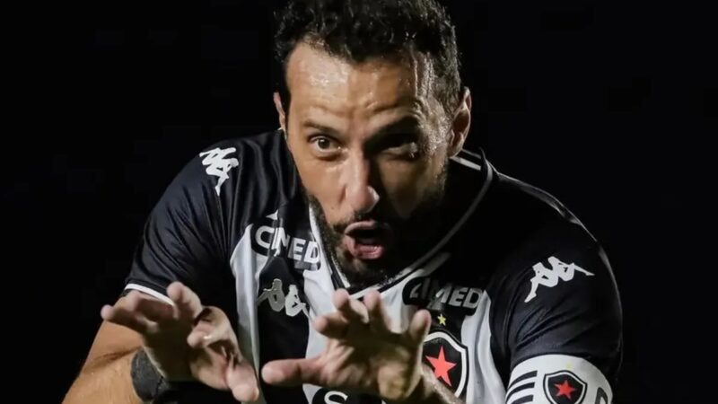 Nenê completa 45 anos e segue em atividade pelo Botafogo-PB; relembre a carreira do meia