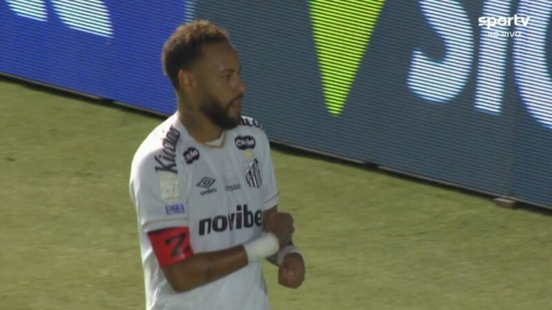 Neymar simula jogo de cartas ao comemorar gol do Santos contra a Chapecoense