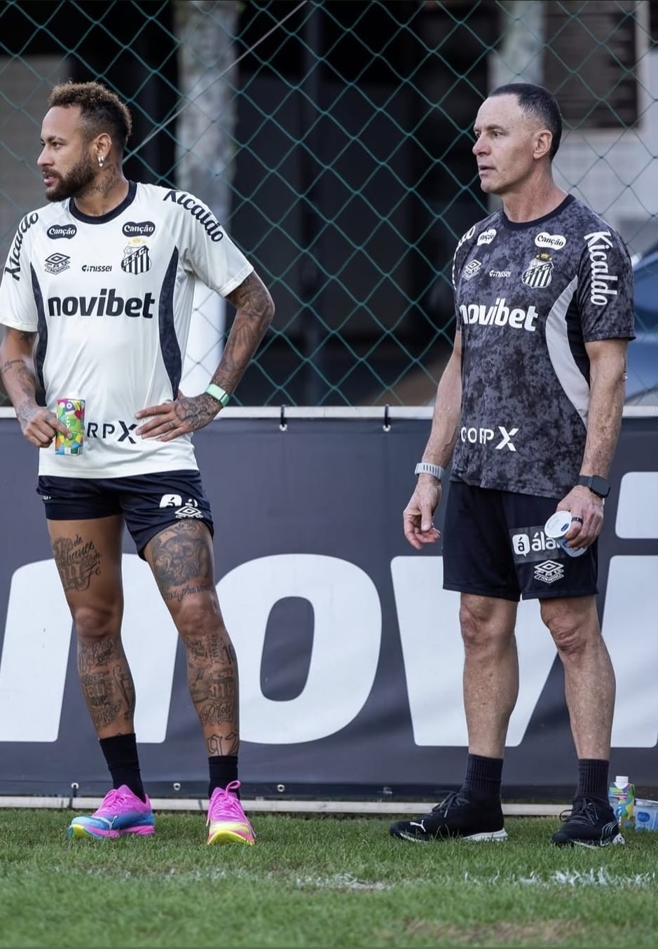 Santos faz treino físico com Neymar na véspera de embarque para jogo da Sul-Americana