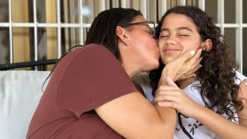 ‘Com ketchup e queijo’: menina conta como sobreviveu por 32h à espera de resgate após terremotos na Venezuela