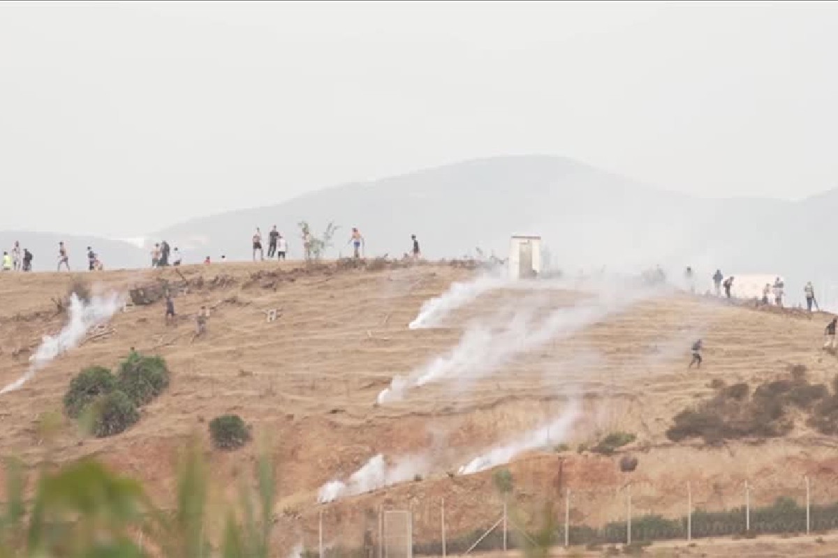 Polícia da Espanha usa bombas de gás para afastar imigrantes na fronteira de Ceuta com Marrocos; VÍDEO