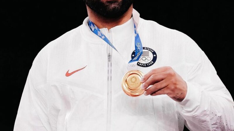 Discípulo de Jon Jones, campeão olímpico estreia no UFC 329