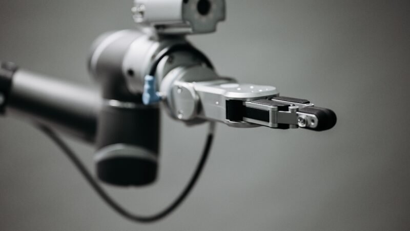 Mais de mil profissionais da indústria de IA pedem freio no avanço da tecnologia; temor é perder o controle