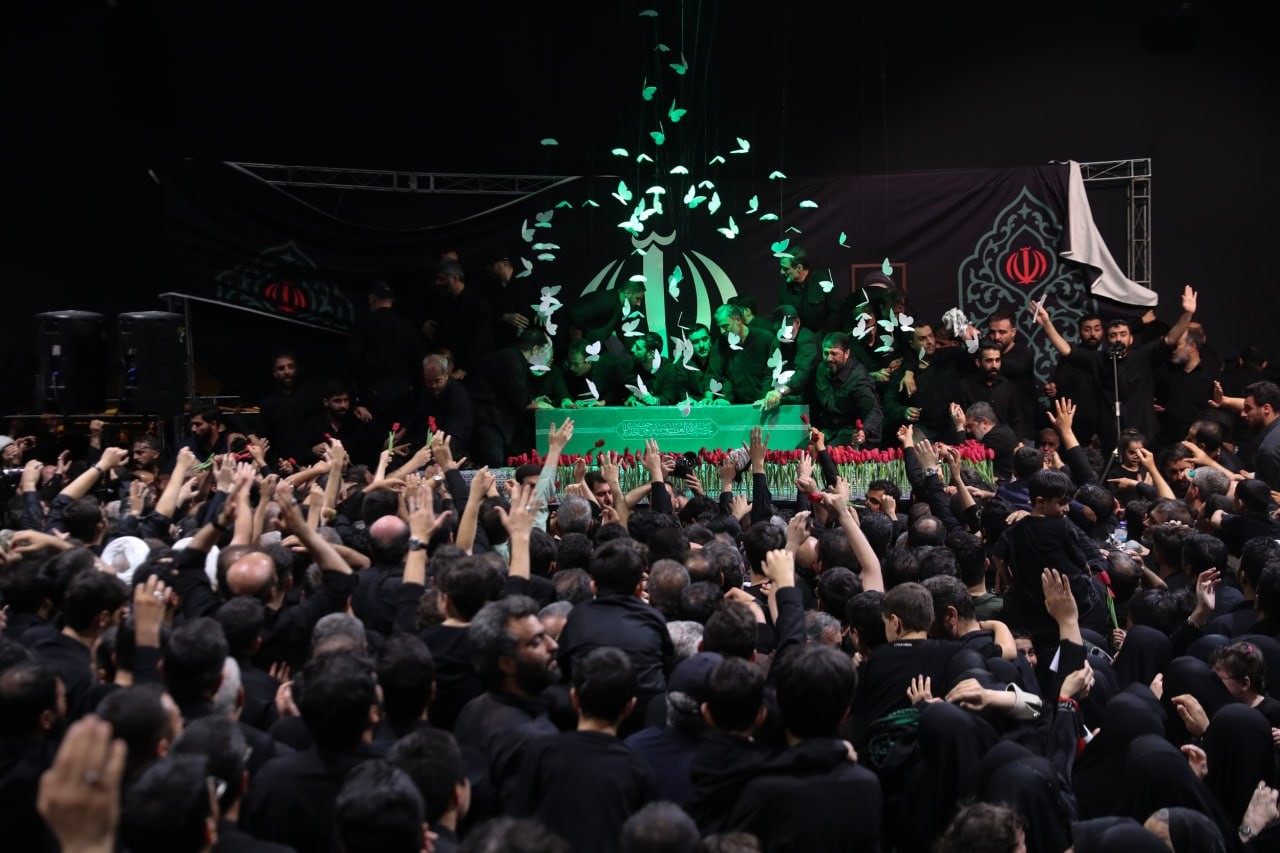Teerã vira fortaleza para funeral de Ali Khamenei 4 meses após morte em ataques de Israel e EUA