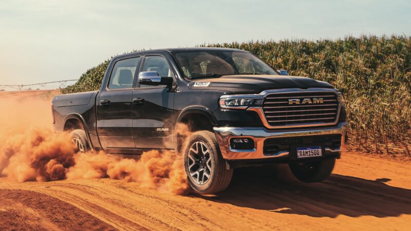 Stellantis faz recall de mais de 1,5 milhão de picapes RAM 1500 por defeito nos cintos, diz agência