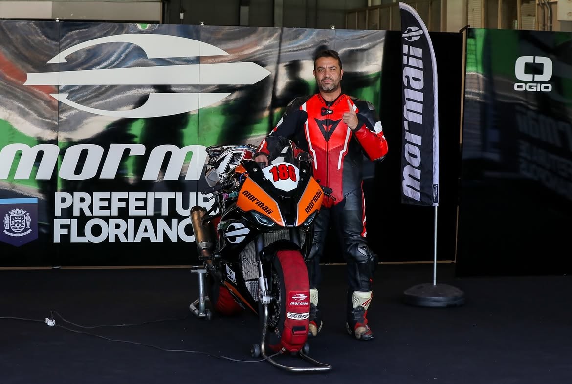 Catarinense vence etapa em Interlagos e dispara na liderança do SuperBike Master