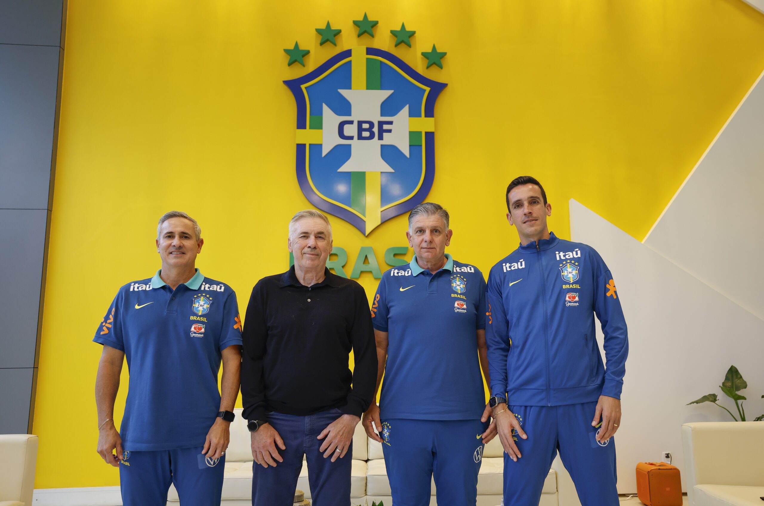 Ancelotti se reúne com técnicos das seleções de base do Brasil na Granja Comary