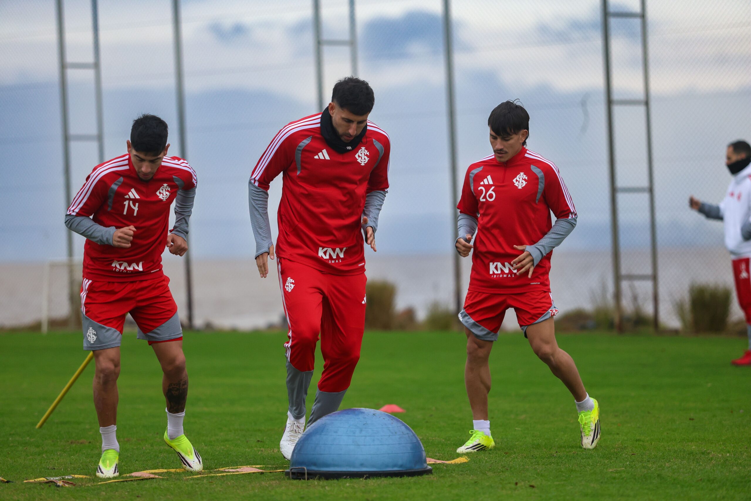 Rochet e Félix Torres se reapresentam ao Inter depois de participações na Copa do Mundo