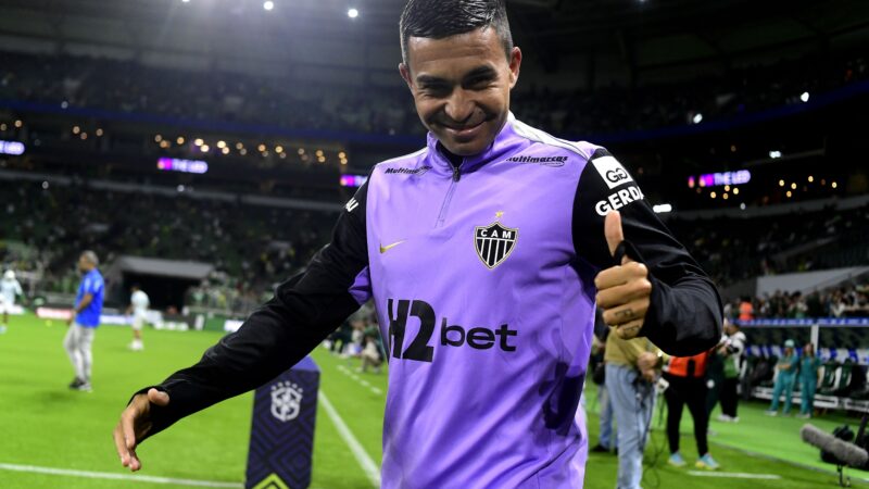 Dudu, do Atlético-MG, agradece carinho da torcida do Palmeiras em reencontro no Nubank Parque
