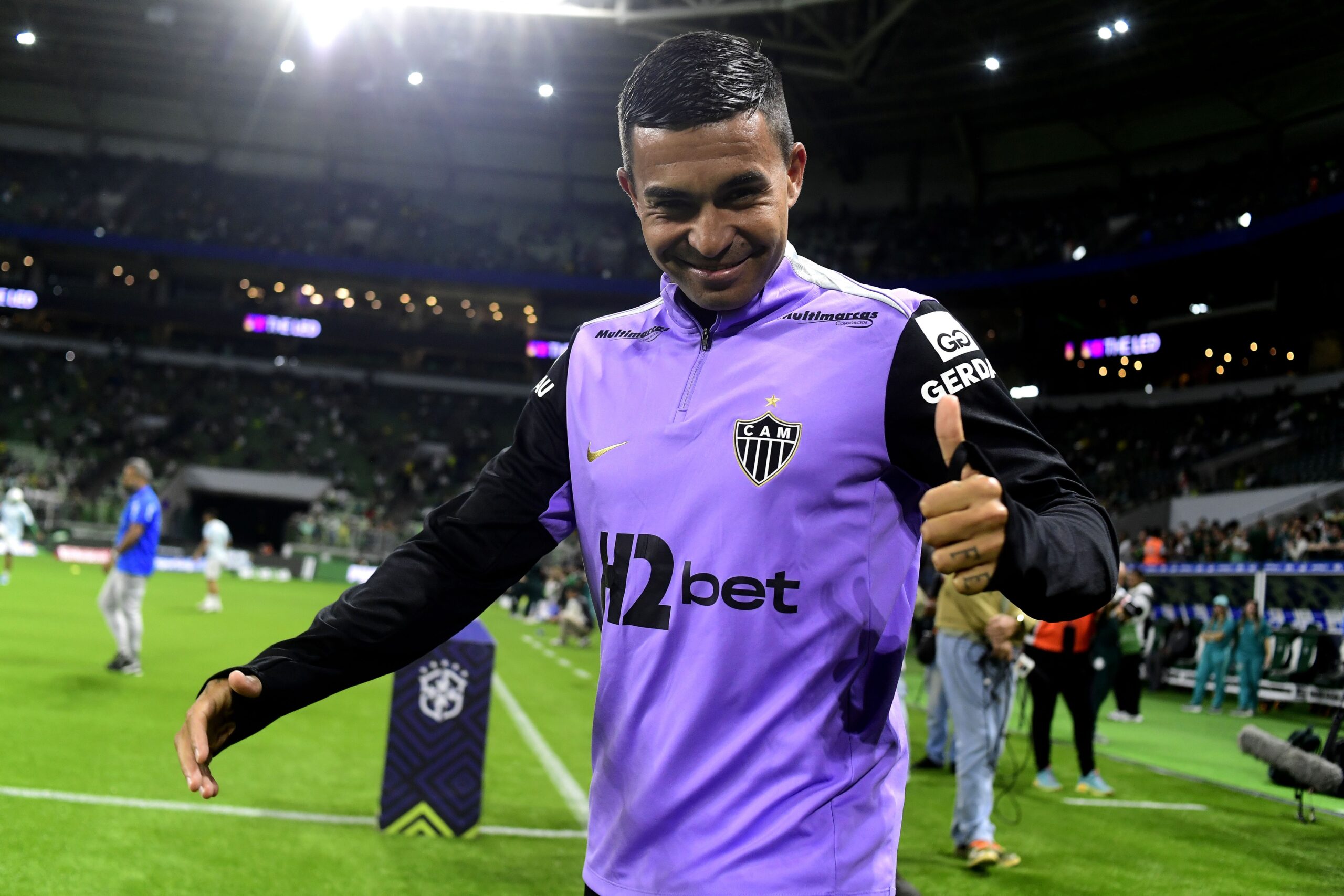 Dudu, do Atlético-MG, agradece carinho da torcida do Palmeiras em reencontro no Nubank Parque