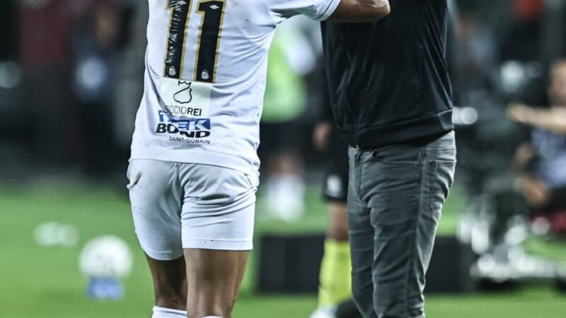 Cuca diz que Santos encaminhou classificação na Sul-Americana e celebra goleada: “Jogo bem jogado”