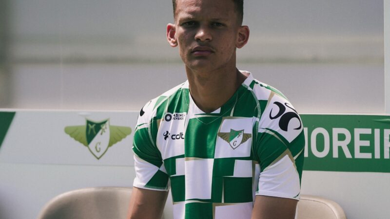 Ex-Cruzeiro, zagueiro Janderson é anunciado pelo Moreirense para Liga Portuguesa de 2026/2027