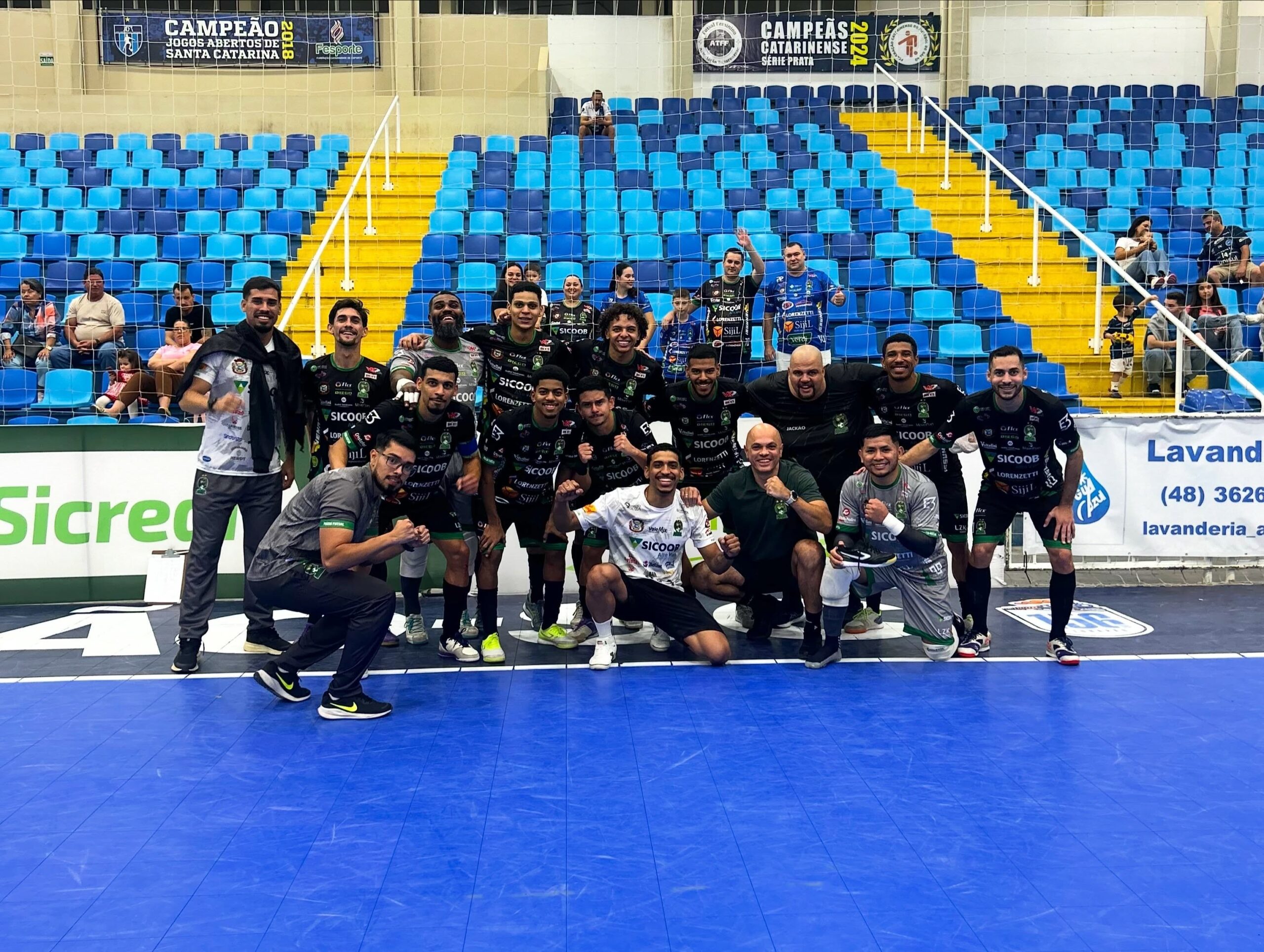 Pouso Redondo vira sobre Tubarão e empata na liderança da Série Ouro de Futsal