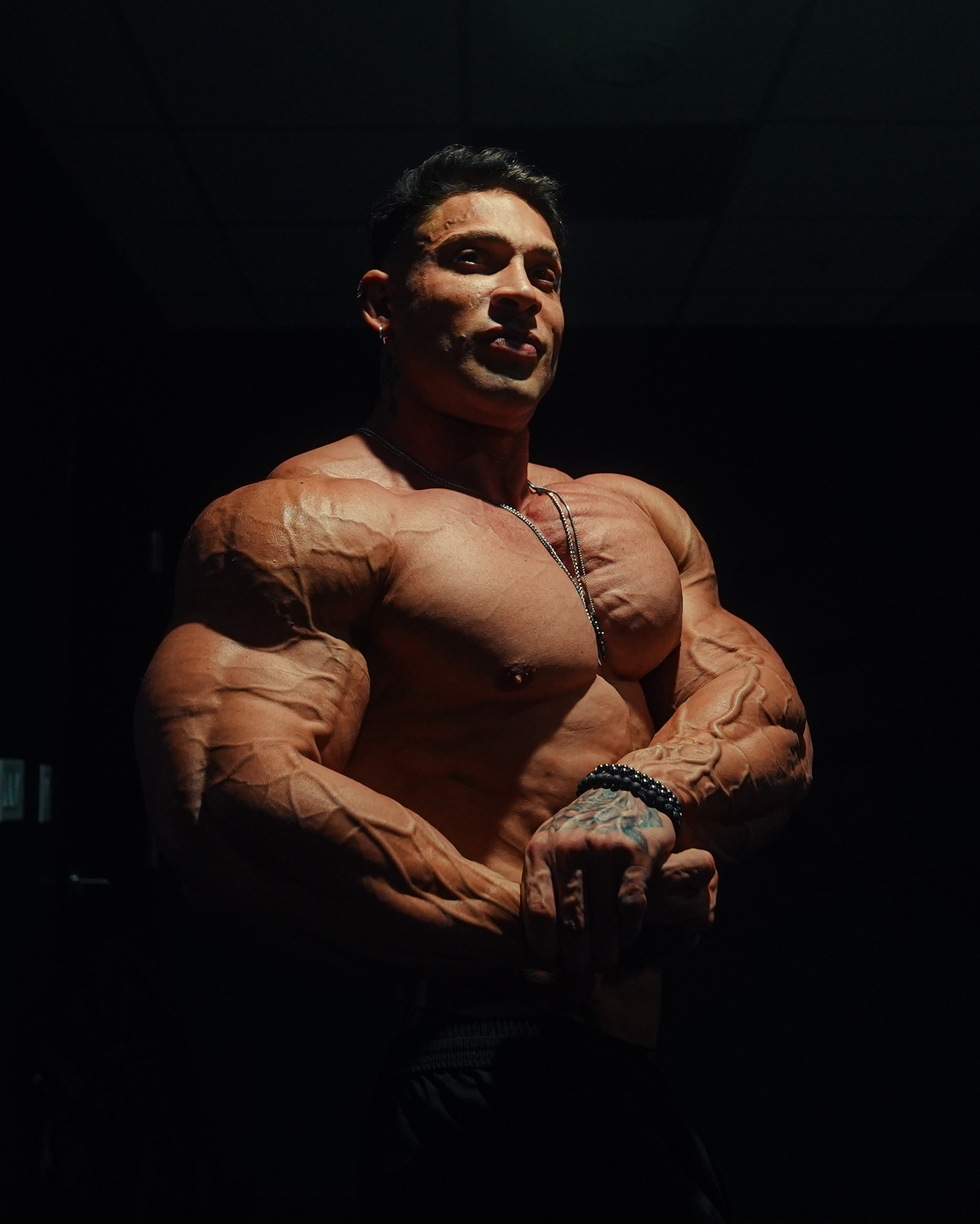 Ramon Dino inicia preparação para defender título no Mr. Olympia e atualiza físico; veja