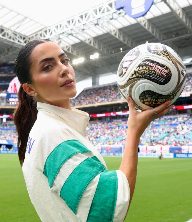 Entenda por que Jade Picon foi a responsável por levar a bola do jogo entre França e Inglaterra