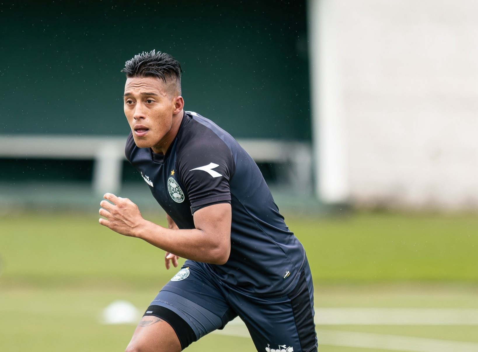Sebastián Gómez preocupa? Saiba como o Coritiba trata a situação do capitão, desfalque nos jogos-treino