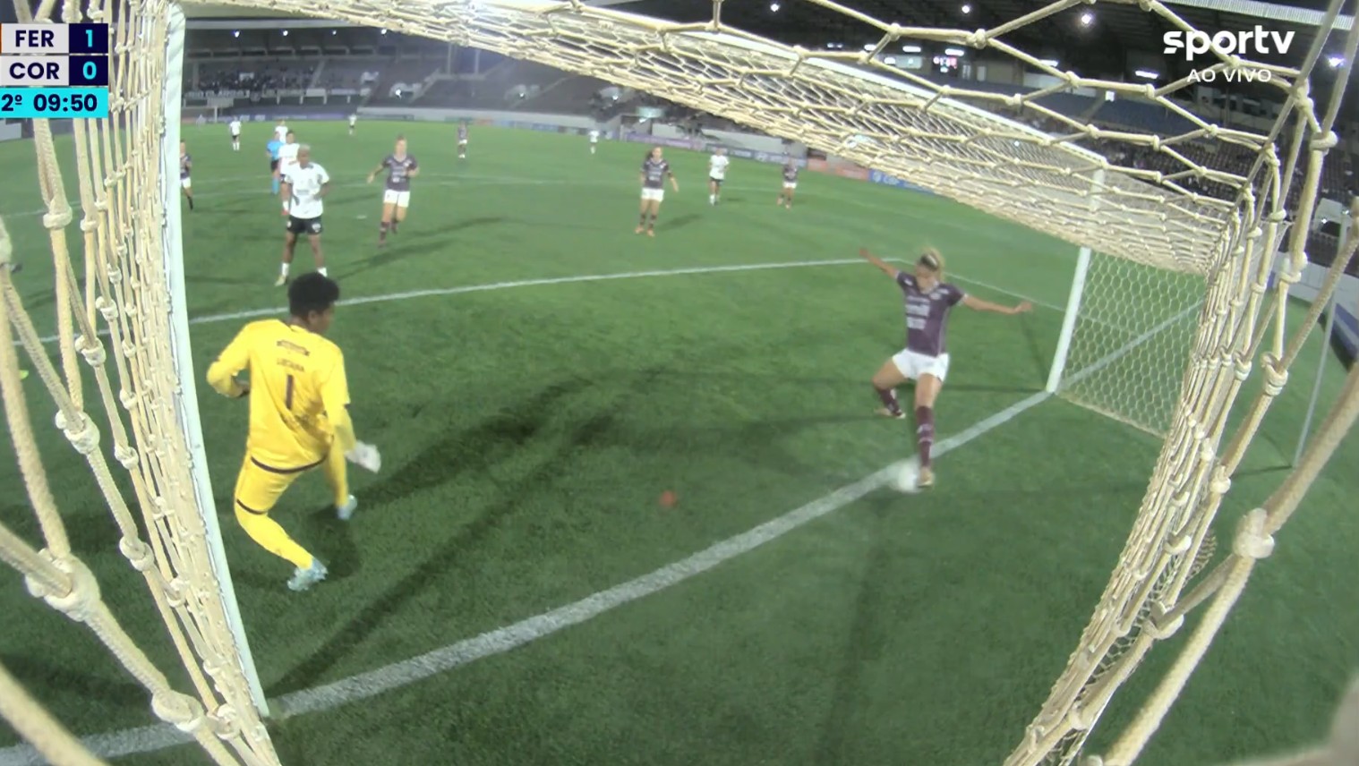 Copa do Brasil Feminina: Corinthians pede gol em bola tirada em cima da linha