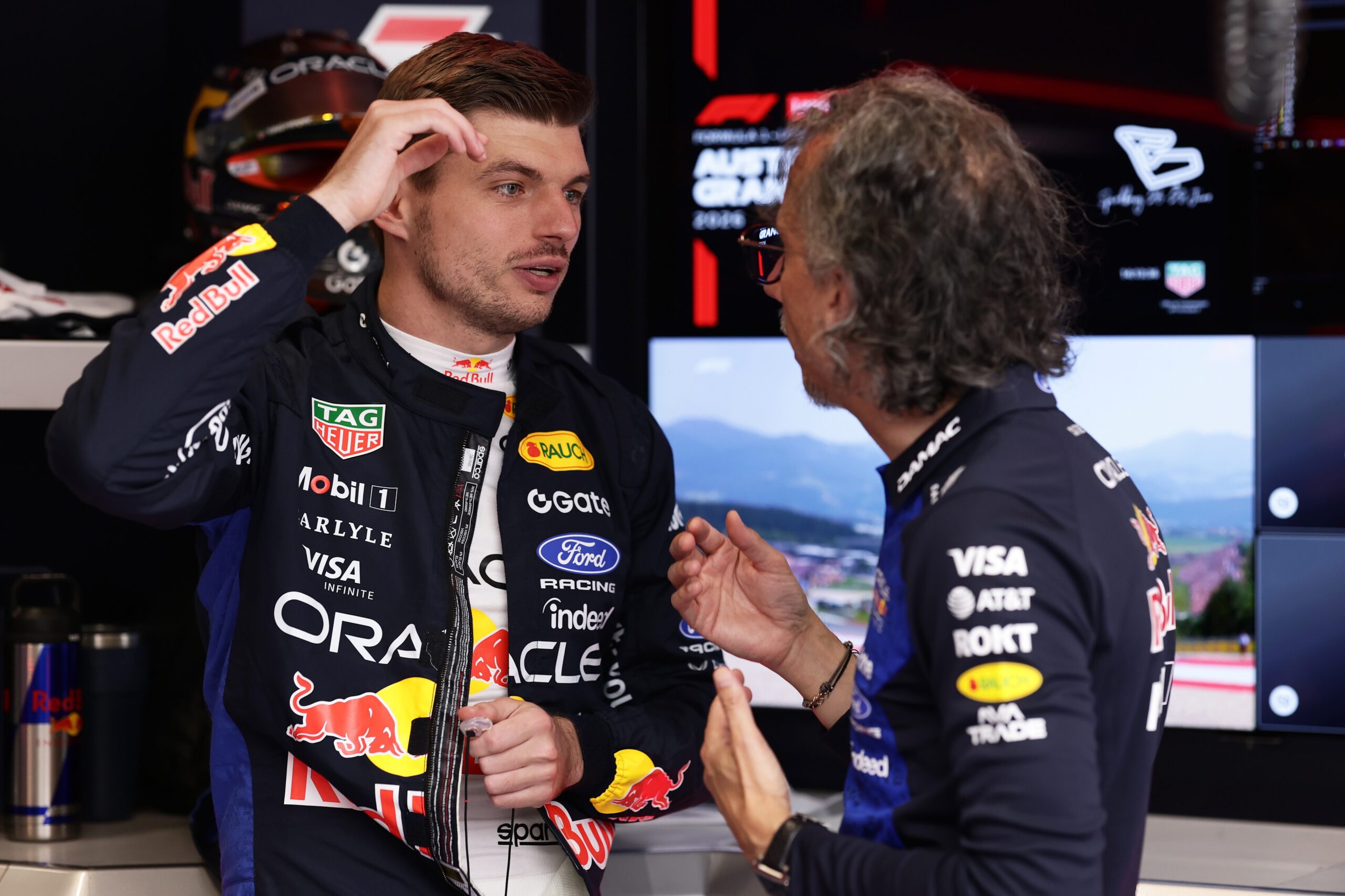 Red Bull investiga causa de falha na asa traseira após crítica de Verstappen