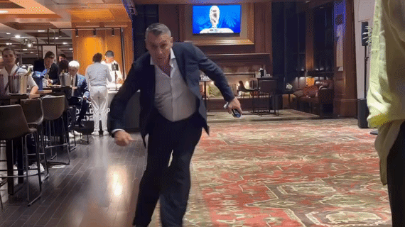 “Esse sou eu?”: Ronaldo Fenômeno reage a imitação de Vieri e vídeo viraliza; veja