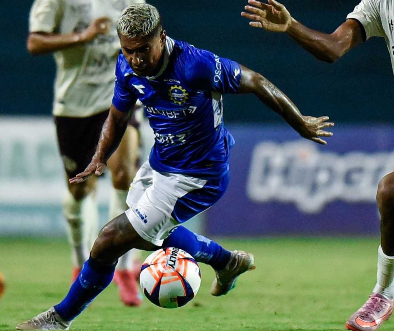 Linense contrata o atacante Michael Paulista, ex-São José-SP
