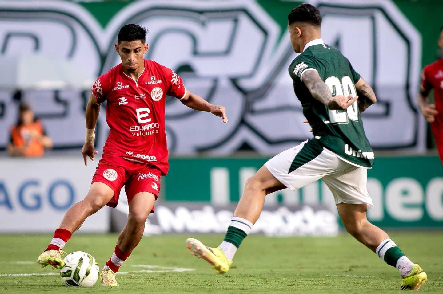 Nome de craque: Marília anuncia a contratação do meia Roberto Baggio