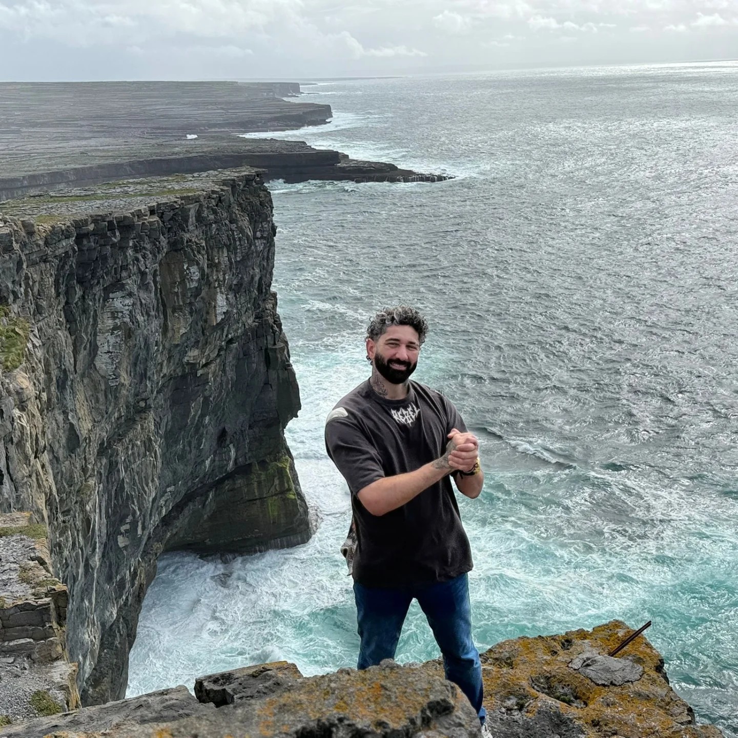 Ex-jogador brasileiro morre na Irlanda e família faz campanha para repatriar corpo