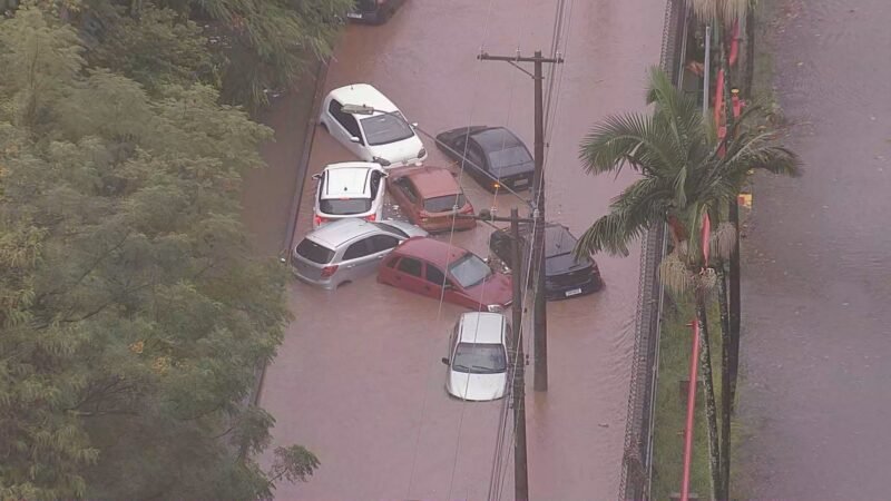 Alerta de alagamentos no RS: saiba se o seguro do seu carro cobre danos causados pela chuva