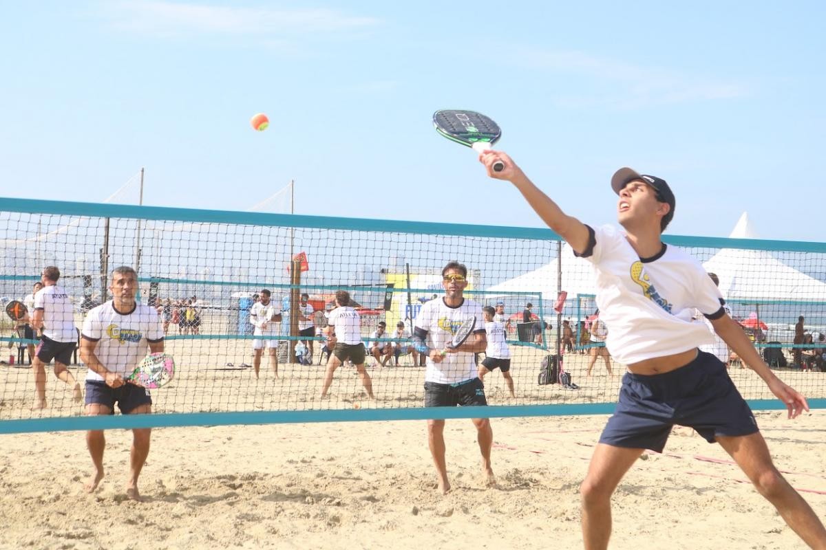 1ª edição do Santos Legacy Beach Tennis reúne mais de 200 atletas