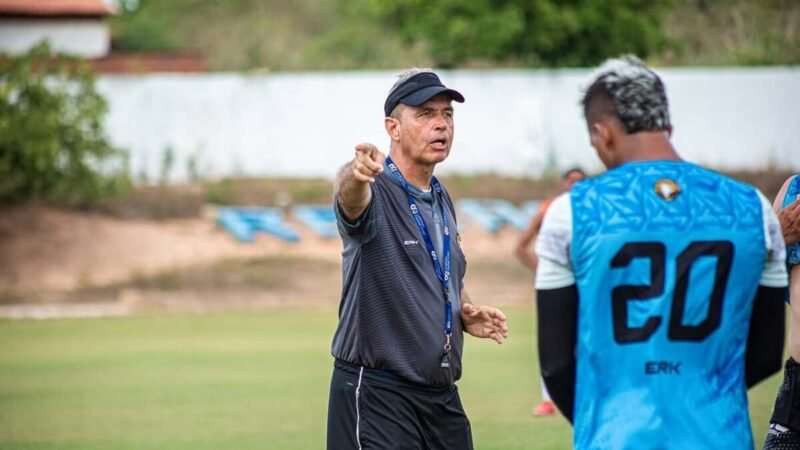 Roberto Neves é anunciado como técnico do Porto